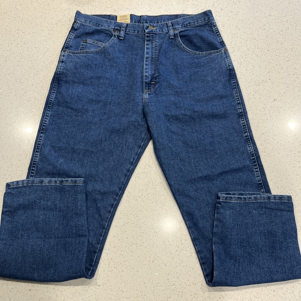 Wrangler Rugged Wear Relaxed Fit Jeans Men's 38x32 Blue Denim NWT